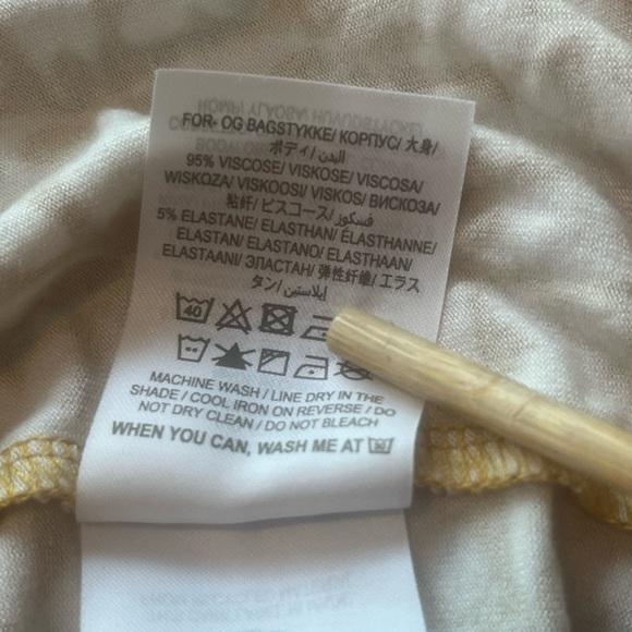 Patterned Dress - Picture 5 of 9